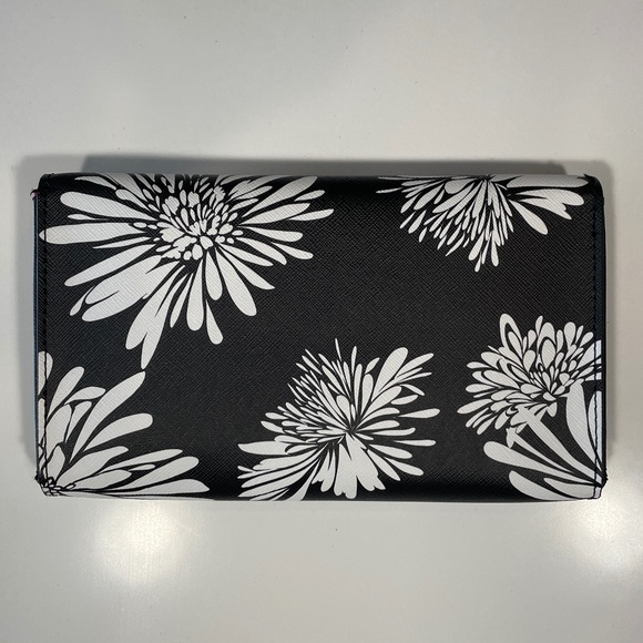 Trina Turk Floral Clutch - Picture 4 of 5